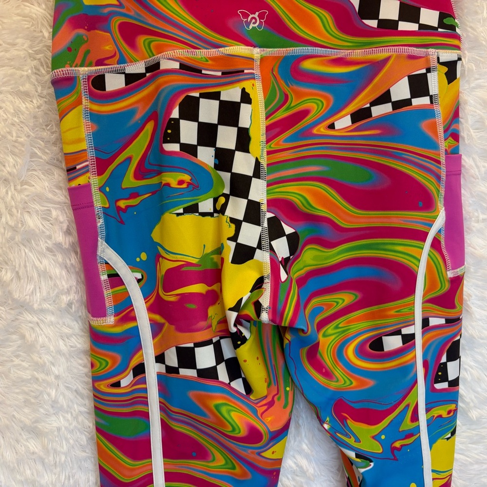 🌈 Peloton x Brittany Allen Printed Cargo Leggings | Activewear | Size Medium 🌈✨ - Picture 13 of 17